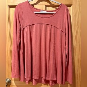 Altar'd State women’s boho Tunic with a "V-cutout back with lace. Size L